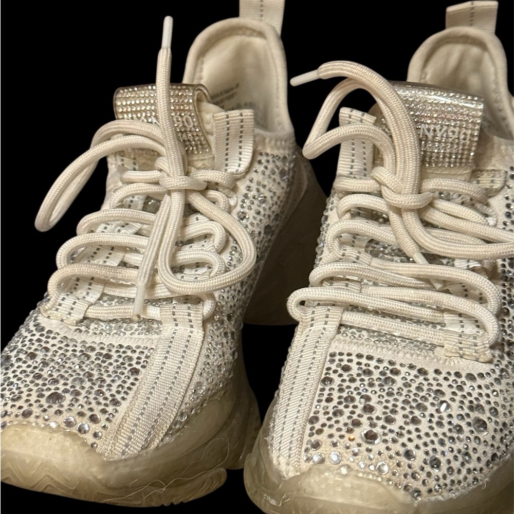 Steve Madden Cream Textured Sneakers